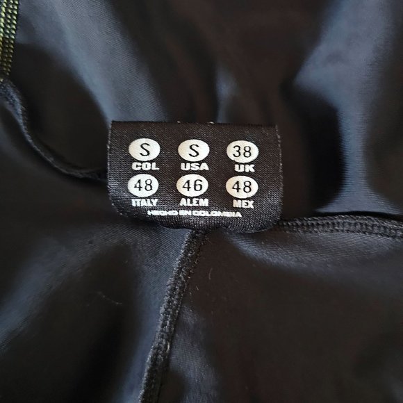 Enjoy Unisex Kids Black Yellow Short Sleeve One-Piece Shorty Jumpsuit Small - Picture 8 of 12